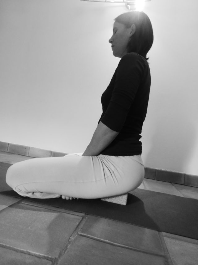 Comment Bien Sasseoir En Yoga Postures Assises Et Leurs Adaptations 