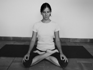 Comment bien s'asseoir en yoga ?